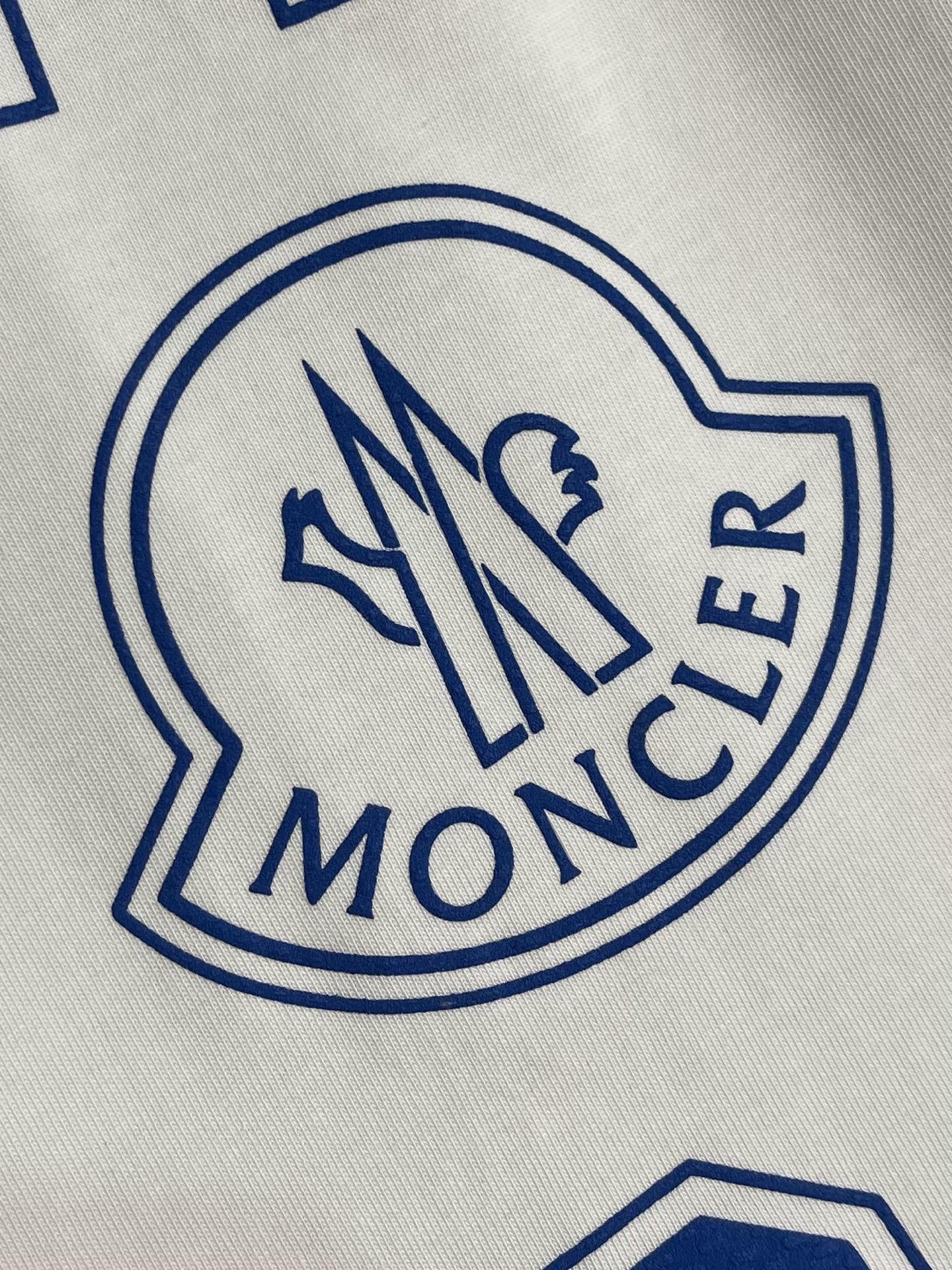 MONCLER 26S SHORT-SLEEVE T-SHIRT 687