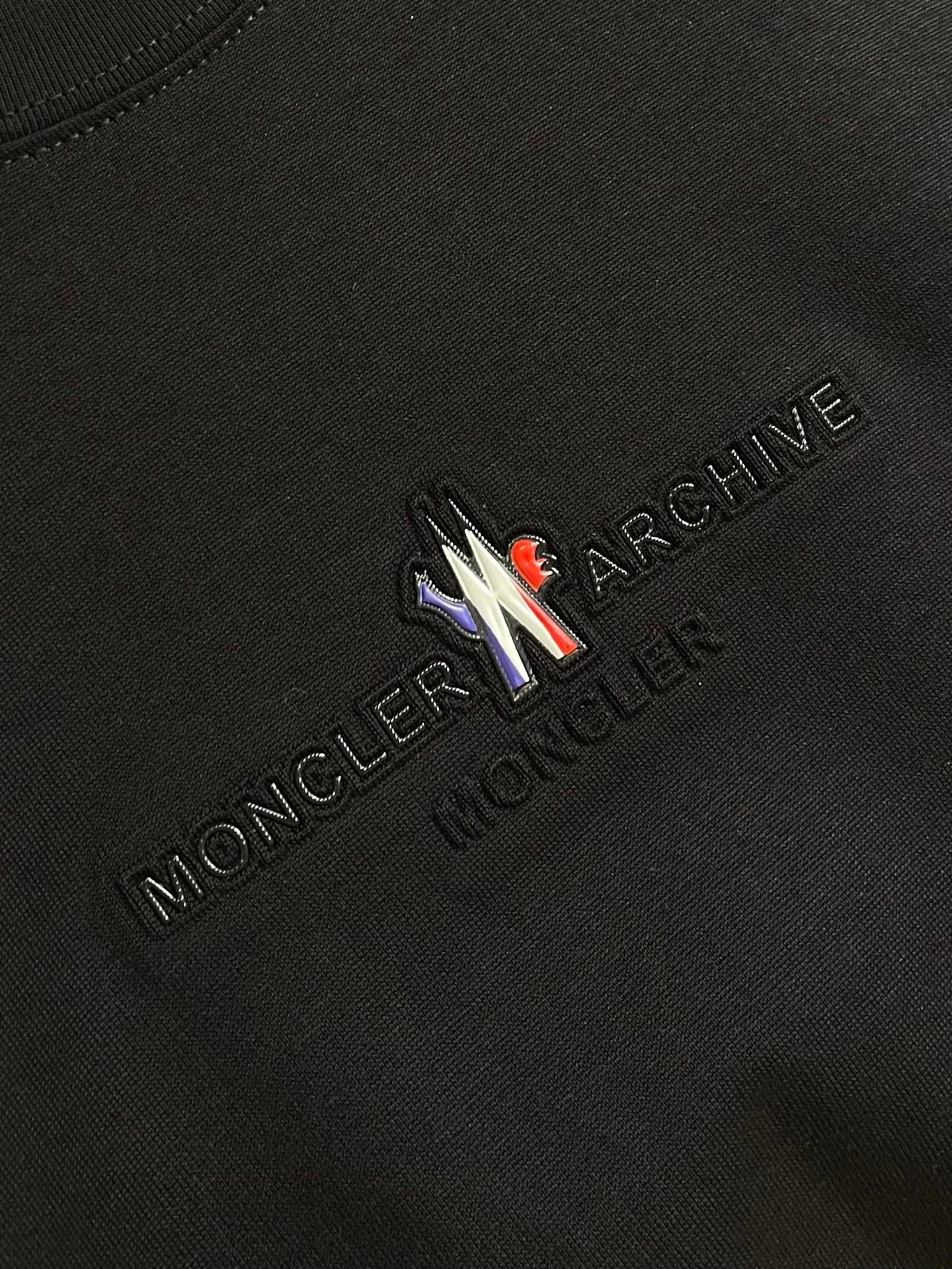 MONCLER 26S SHORT-SLEEVE T-SHIRT 678