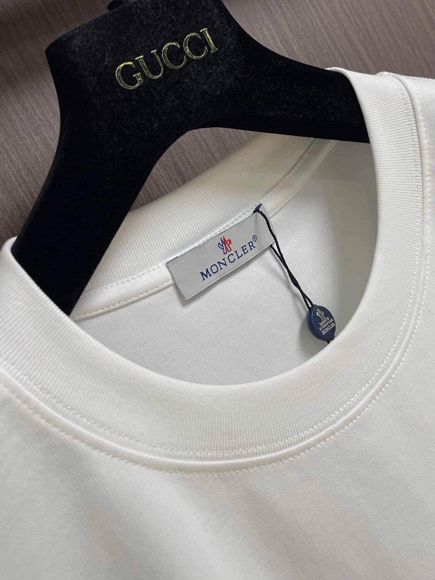 MONCLER 26S SHORT-SLEEVE T-SHIRT 676