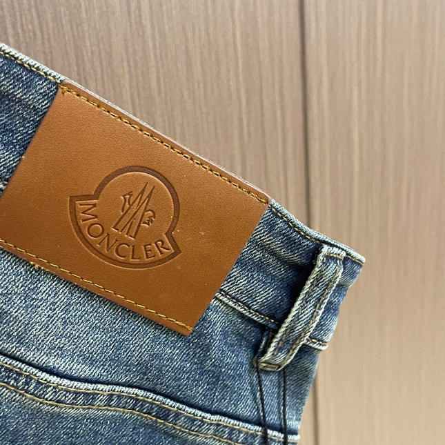 MONCLER 26S JEANS PANTS 667