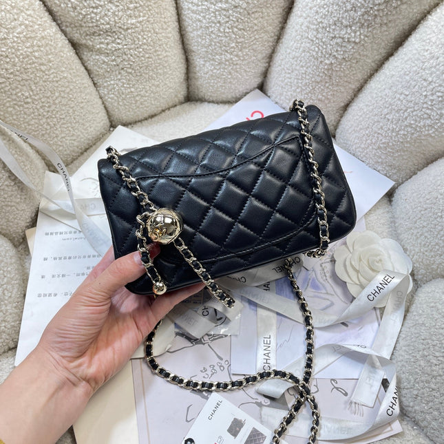 CHANEL 26S FLAP BAG 20 IN BLACK LAMBSKIN