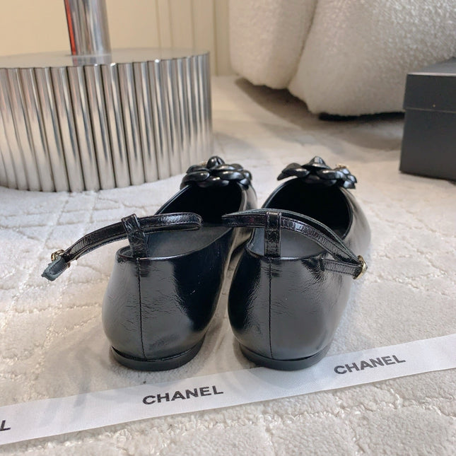 CHANEL 25S CAMELLIA SQUARE TOE FLATS IN BLACK CALFSKIN GOLD HARDWARE