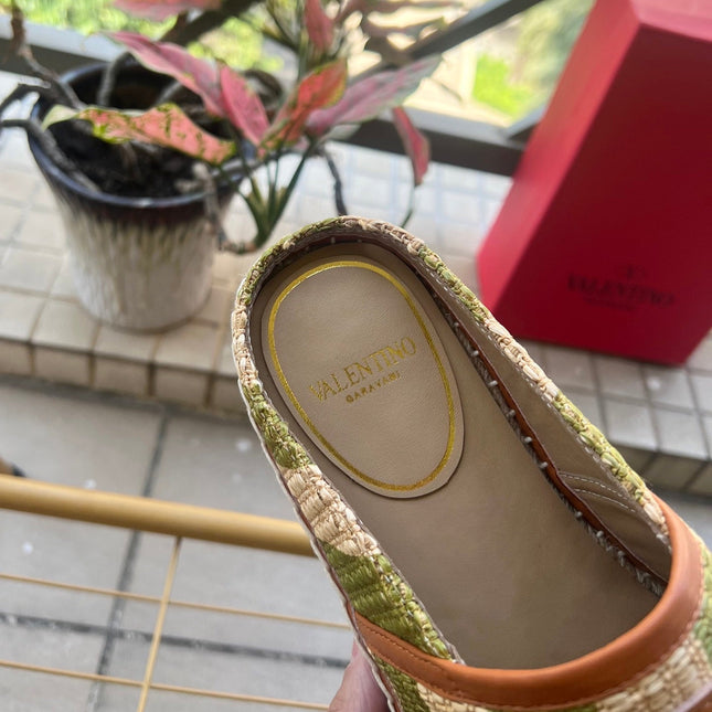 VALENTINO 26S ESPADRILLE MULES IN GREEN AND BEIGE RAFFIA