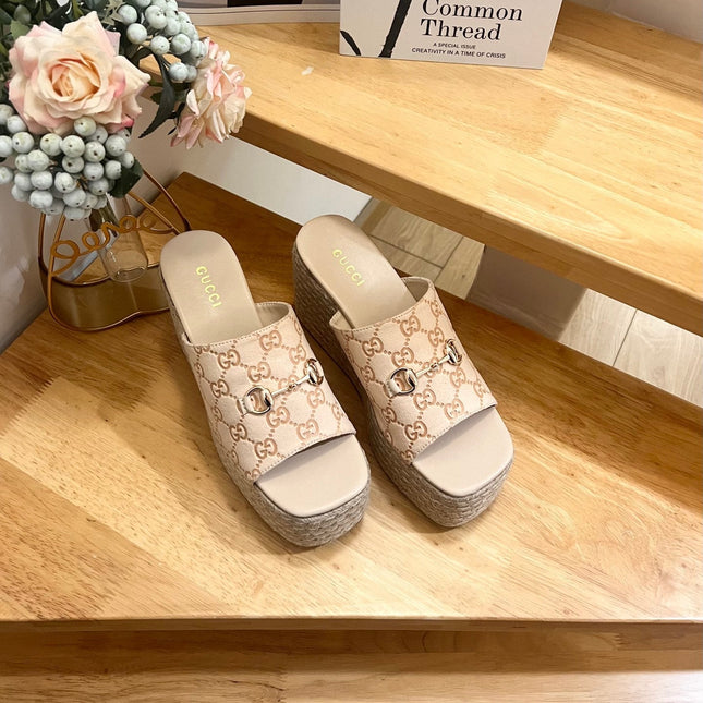 GUCCI 26S WEDGE SANDALS 100 MM IN BEIGE SUEDE