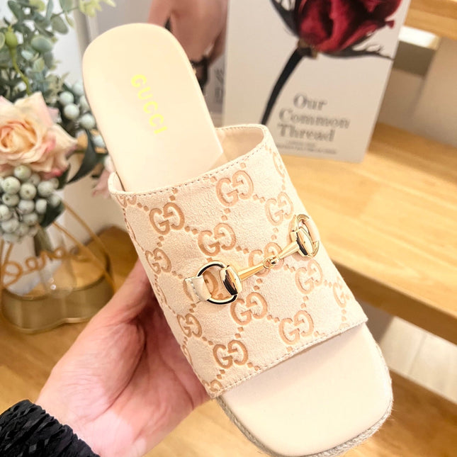 GUCCI 26S WEDGE SANDALS 100 MM IN BEIGE SUEDE