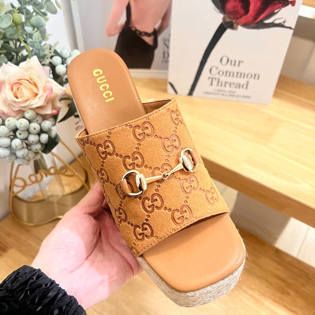 GUCCI 26S WEDGE SANDALS 100 MM IN LIGHT BROWN SUEDE