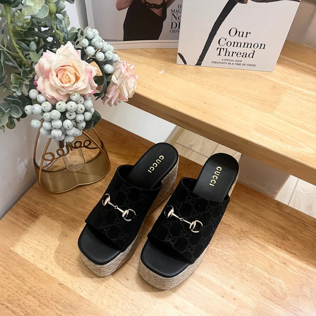 GUCCI 26S WEDGE SANDALS 100 MM IN BLACK VELVET
