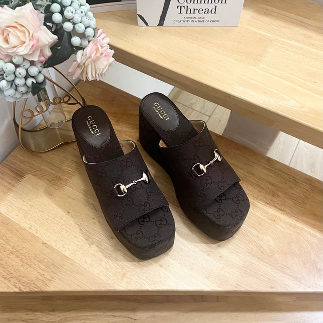 GUCCI 26S WEDGE SANDALS 100 MM IN DARK BROWN CANVAS