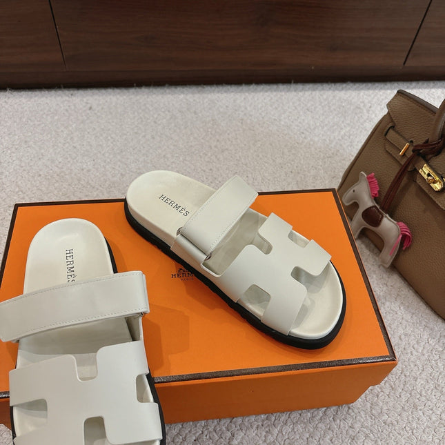 CHYPRE EPSOM SANDALS IN BEIGE CALFSKIN
