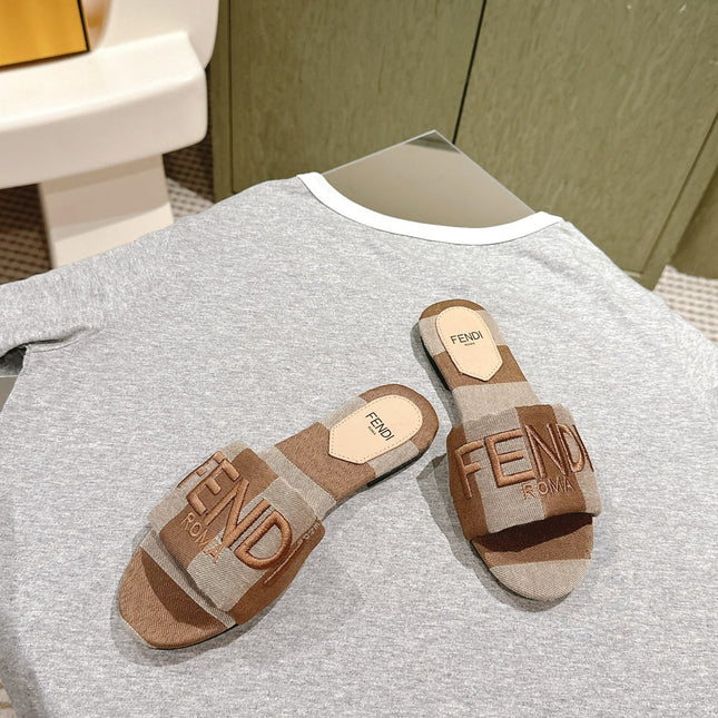 FENDI 26S SLIDE SANDALS IN BEIGE AND BROWN CANVAS