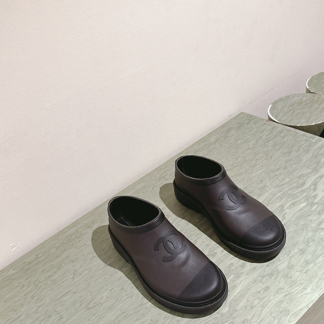 CC RAIN BOOTS IN BROWN AND BLACK TPU