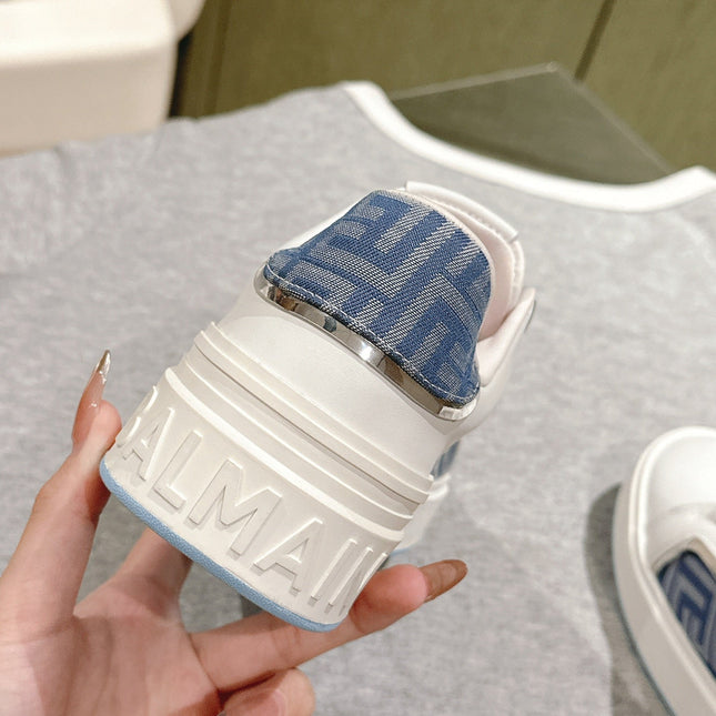 BALMAIN 26S SNEAKERS IN WHITE CALFSKIN AND BLUE CANVAS WITH BLUE SOLE