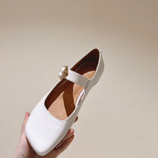 CHLOÉ 26S MARY JANE FLATS IN WHITE GLOSSY CALFSKIN