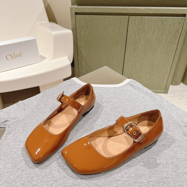 CHLOÉ 26S MARY JANE FLATS IN BROWN GLOSSY CALFSKIN