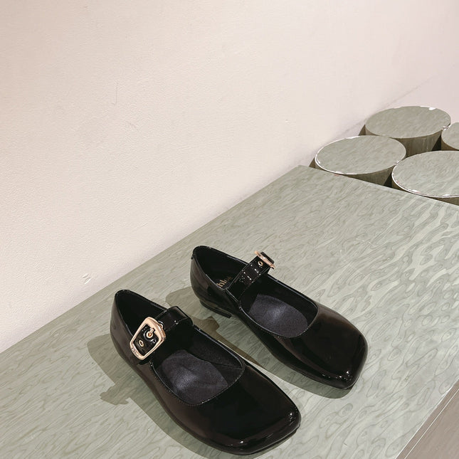 CHLOÉ 26S MARY JANE FLATS IN BLACK GLOSSY CALFSKIN