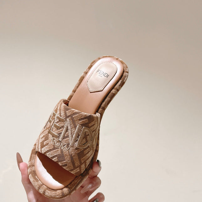FENDI 26S HIGH SANDALS IN LIGHT BROWN FABRIC