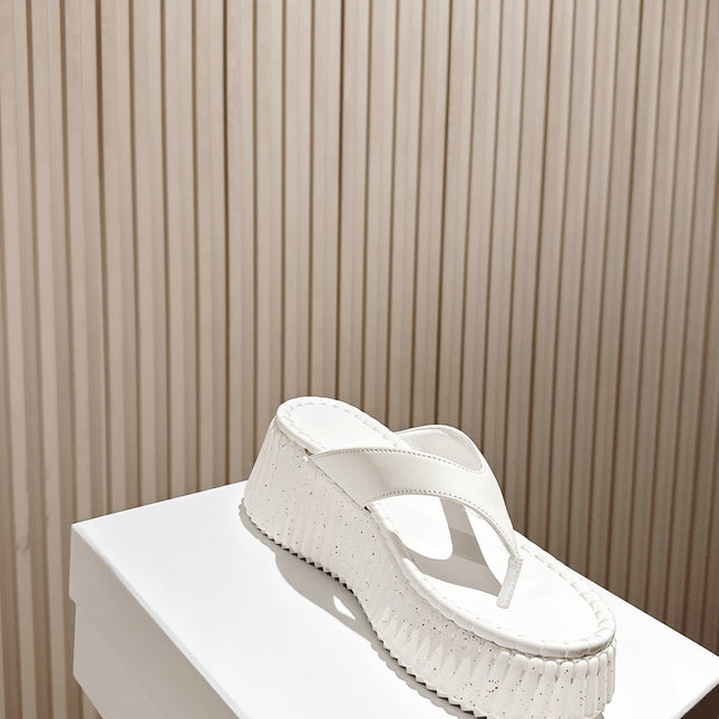 CHLOÉ 26S PLATFORM FLIP-FLOPS IN WHITE LAMBSKIN