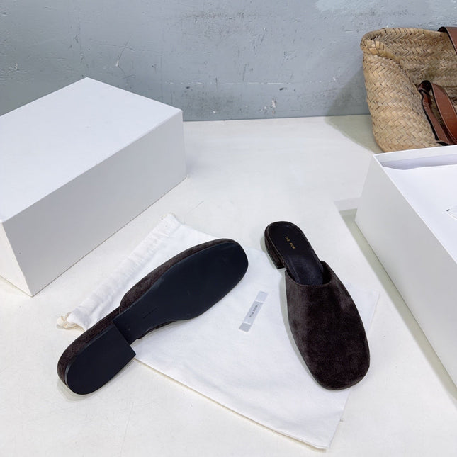 THE ROW 26S ROUND TOE MULES IN DARK BROWN SUEDE