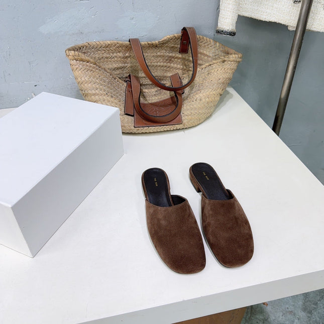THE ROW 26S ROUND TOE MULES IN CHOCOLATE BROWN SUEDE
