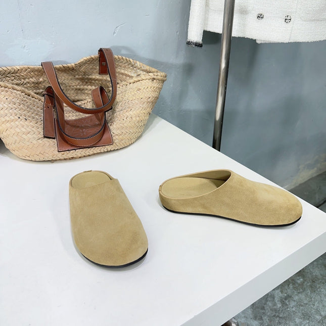 THE ROW 26S CLOG MULES IN BROWN SUEDE