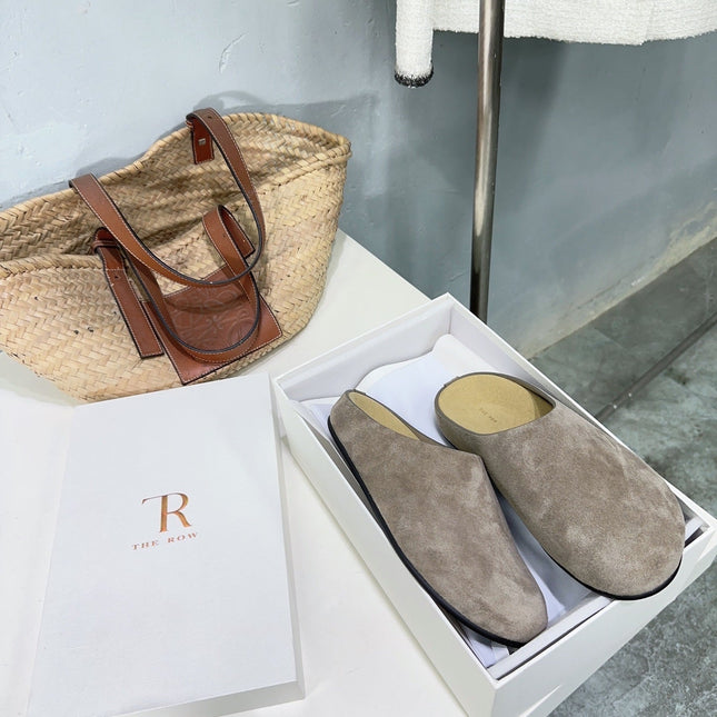 THE ROW 26S CLOG MULES IN TAUPE BROWN SUEDE