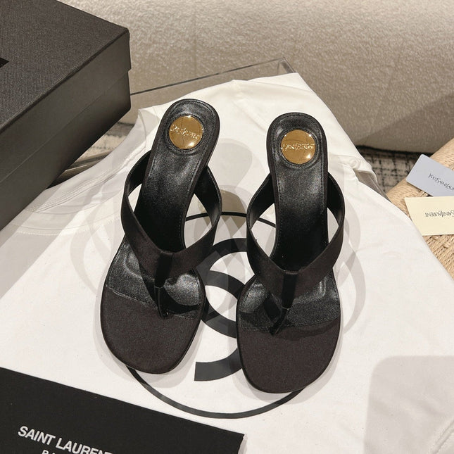 YSL 26S HEELED THONG SANDALS 85 MM IN BLACK SATIN