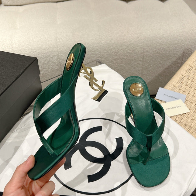 YSL 26S HEELED THONG SANDALS 85 MM IN DARK GREEN SATIN