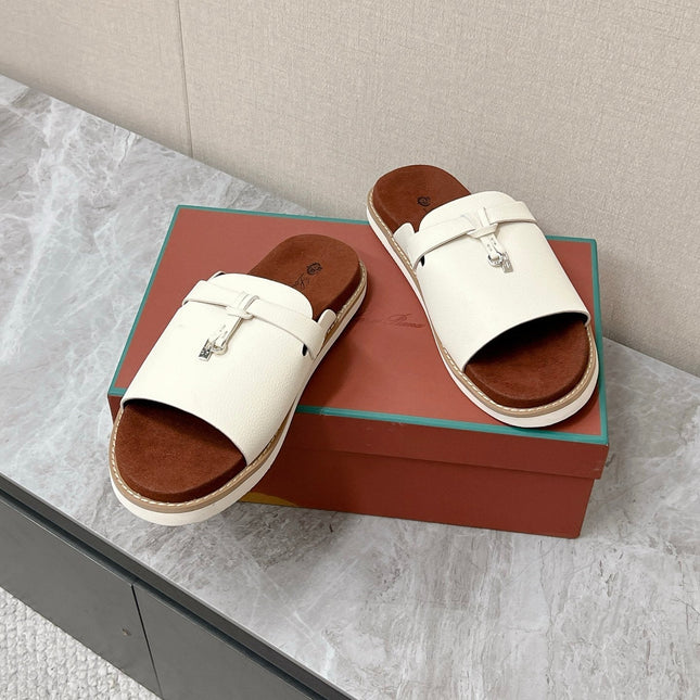 LP 26S LOCK MULE SLIDES IN CREAM WHITE CALFSKIN SILVER HARDWARE