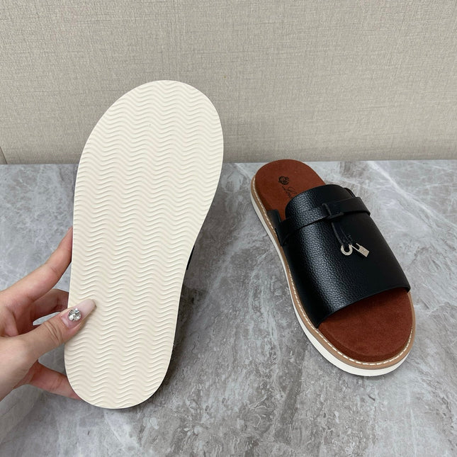 LP 26S LOCK MULE SLIDES IN BLACK GRAINED CALFSKIN SILVER HARDWARE