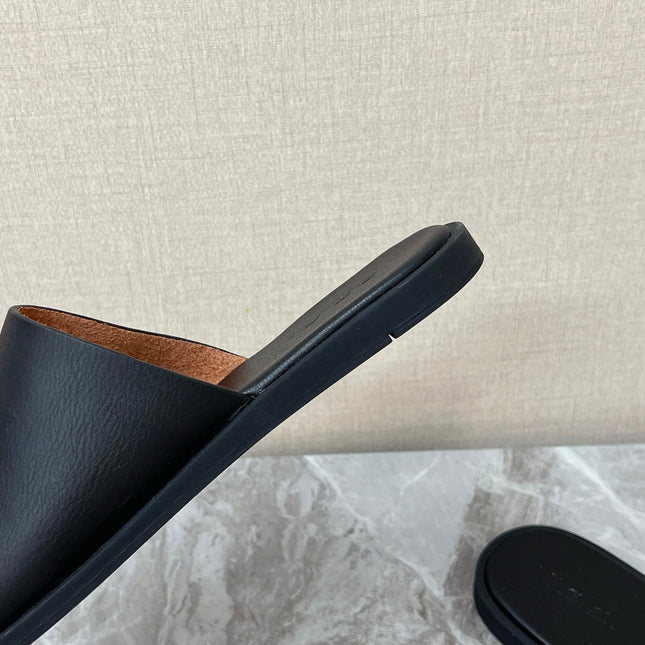 LP 26S CLASSIC H-CUT SLIDES IN BLACK CALFSKIN