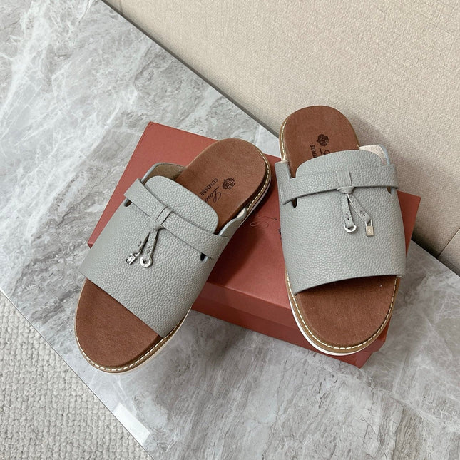 LP 26S LOCK CHARM SLIDES IN GREY CALFSKIN SILVER HARDWARE