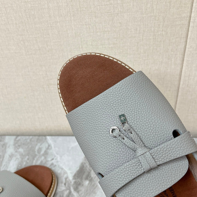 LP 26S LOCK CHARM SLIDES IN GREY CALFSKIN SILVER HARDWARE