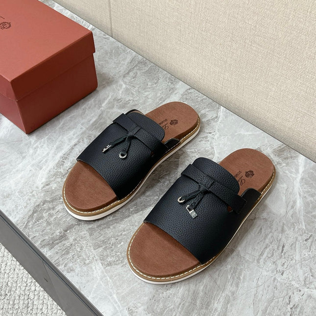 LP 26S LOCK CHARM SLIDES IN BLACK CALFSKIN SILVER HARDWARE