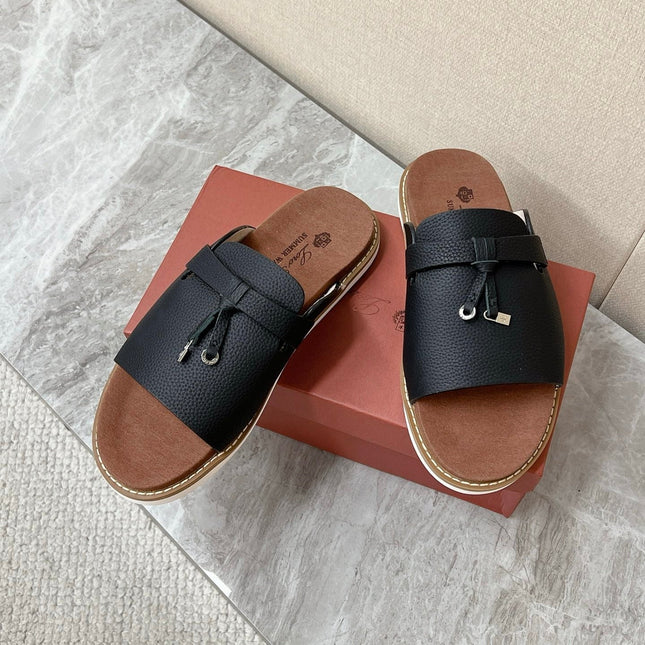 LP 26S LOCK CHARM SLIDES IN BLACK CALFSKIN SILVER HARDWARE