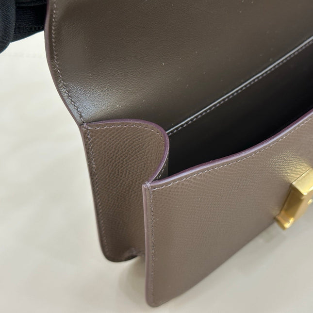 HM 25S CONSTANCE ELAN 24 CM IN DARK GREY BROWN EPSOM WITH GOLD HARDWARE