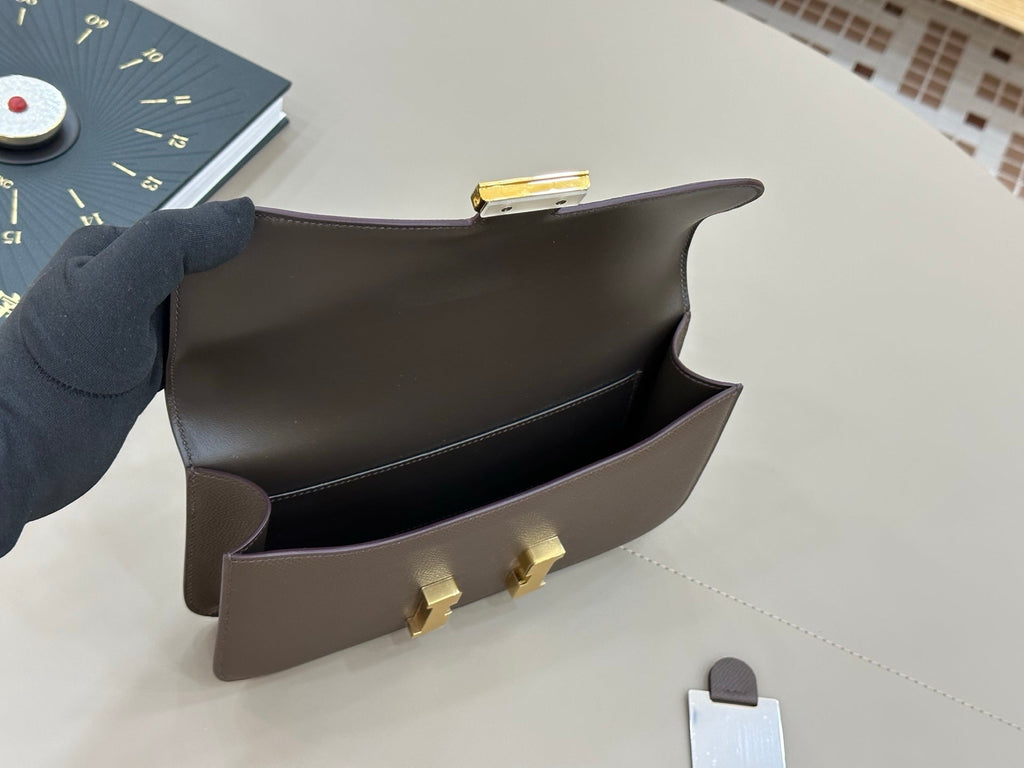 HM 25S CONSTANCE ELAN 24 CM IN DARK GREY BROWN EPSOM WITH GOLD HARDWARE