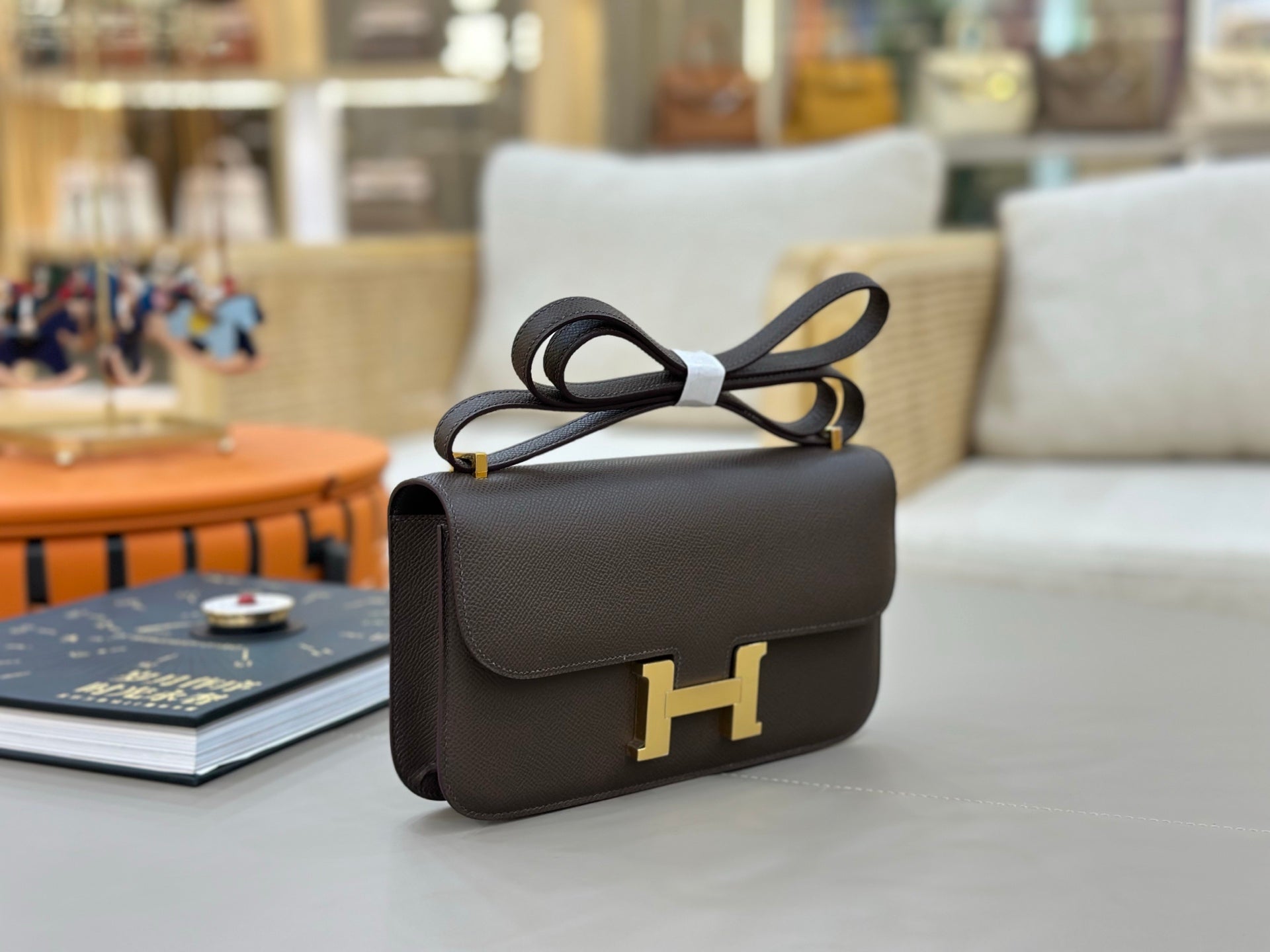 HM 25S CONSTANCE ELAN 24 CM IN DARK GREY BROWN EPSOM WITH GOLD HARDWARE