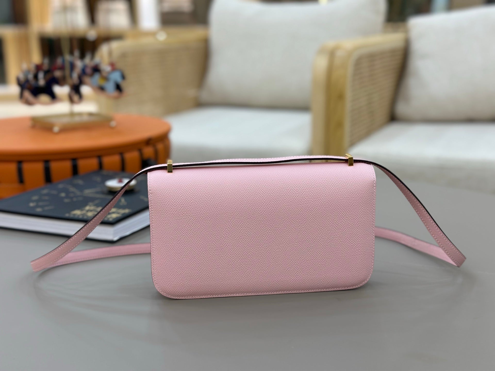 HM 25S CONSTANCE ELAN 24 CM IN LIGHT PINK EPSOM WITH GOLD HARDWARE