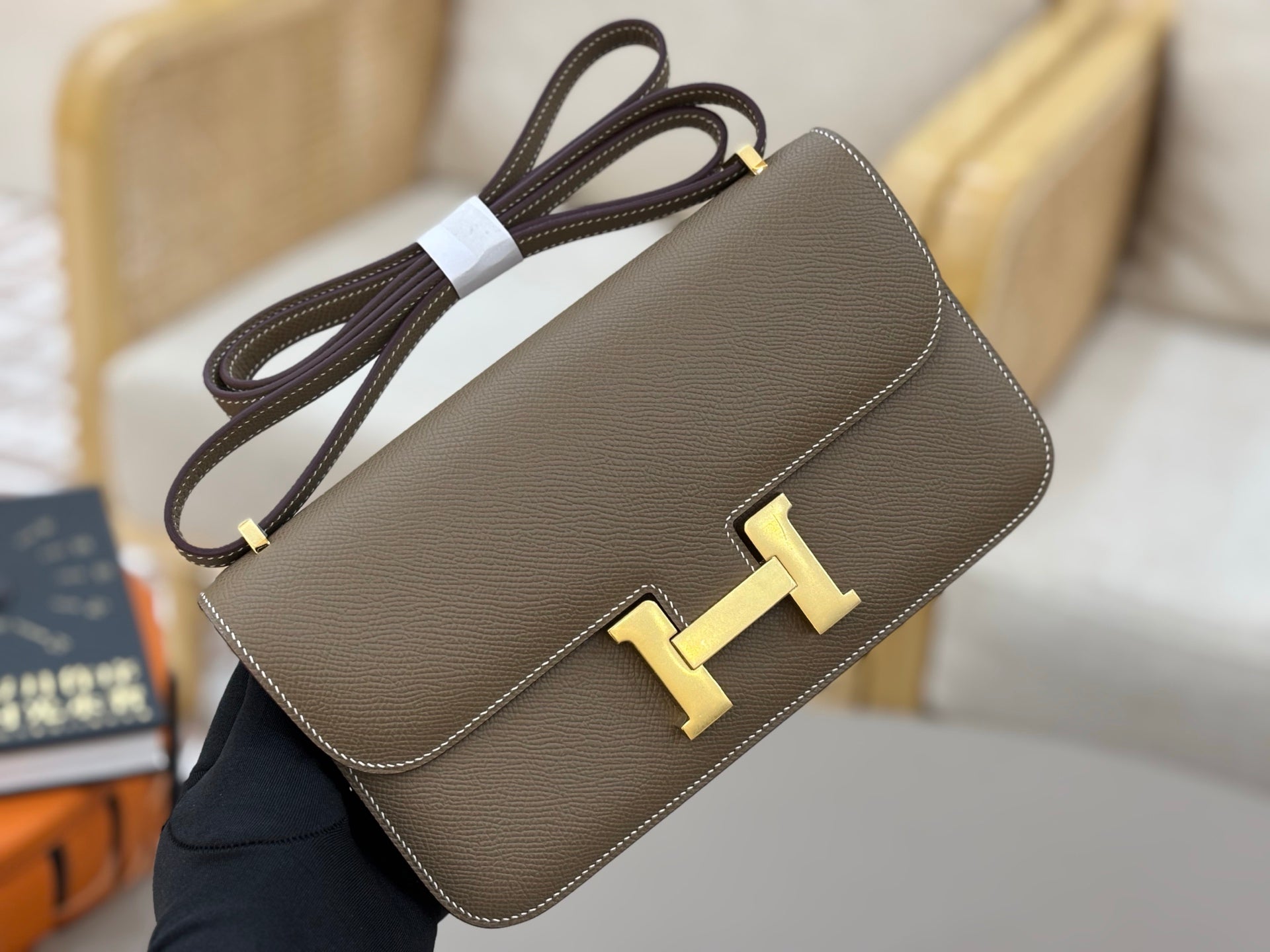 HM 25S CONSTANCE ELAN 24 CM IN TAUPE BROWN EPSOM WITH GOLD HARDWARE