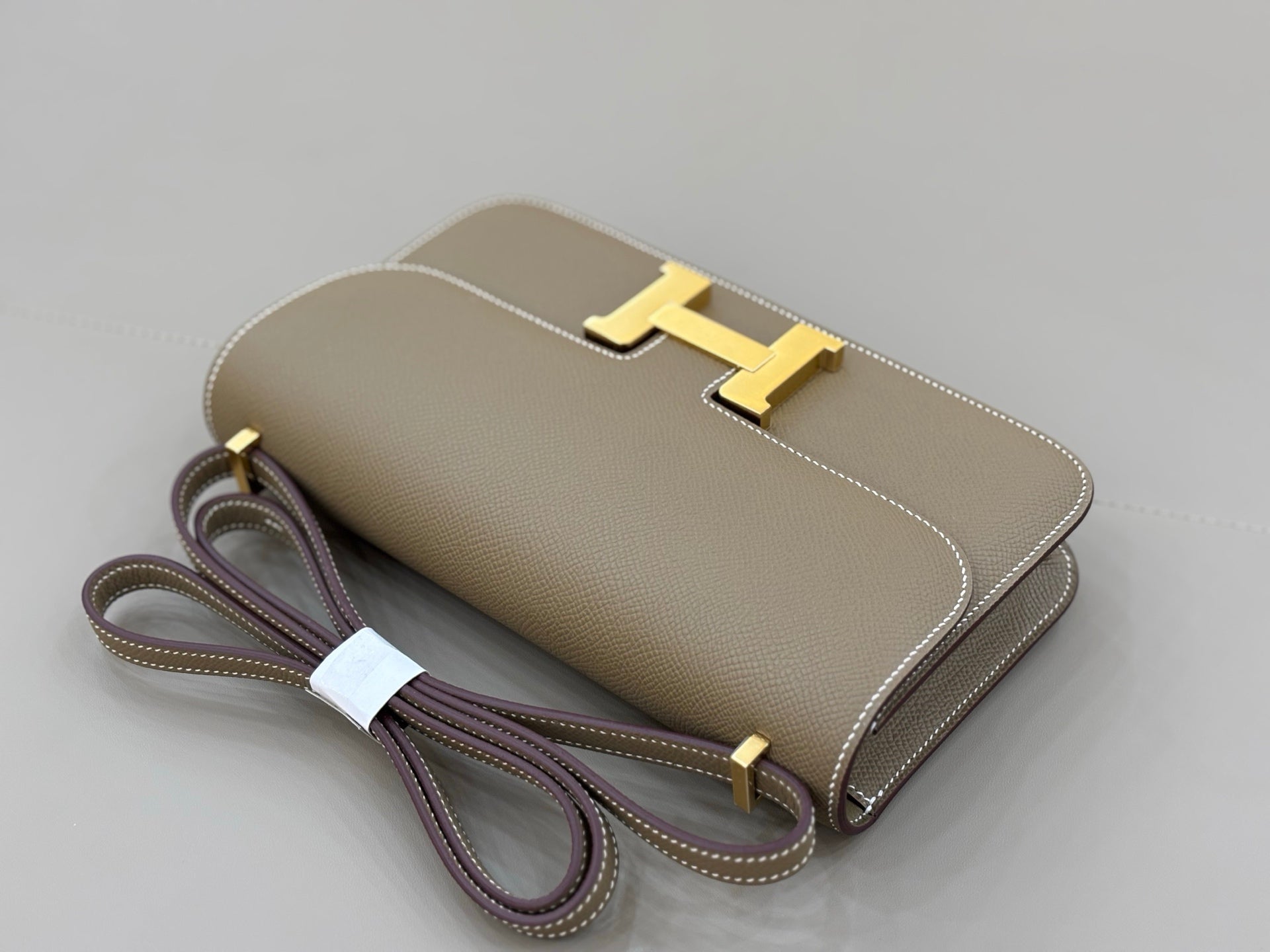 HM 25S CONSTANCE ELAN 24 CM IN TAUPE BROWN EPSOM WITH GOLD HARDWARE