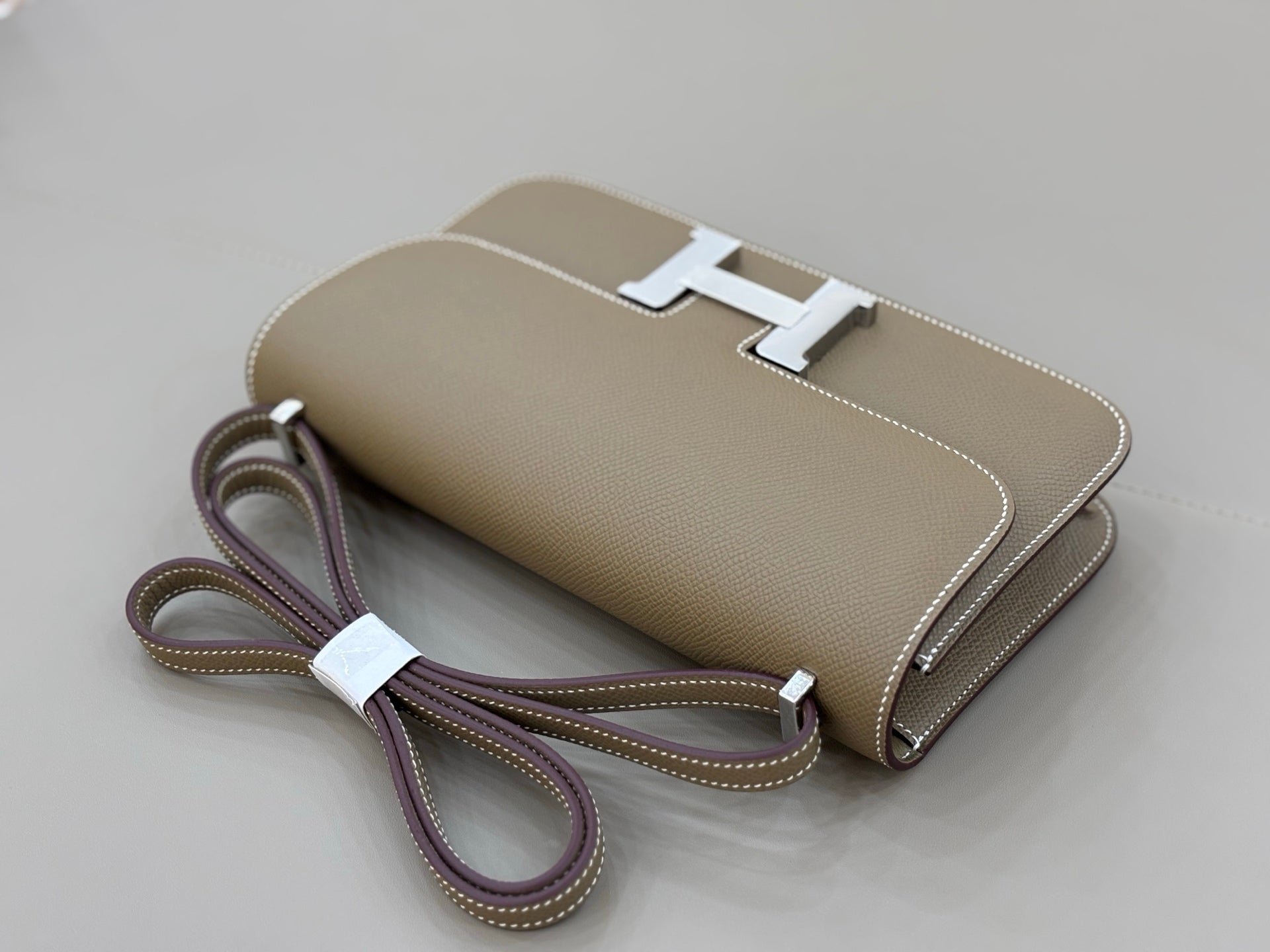 HM 25S CONSTANCE ELAN 24 CM IN TAUPE BROWN EPSOM WITH SILVER HARDWARE