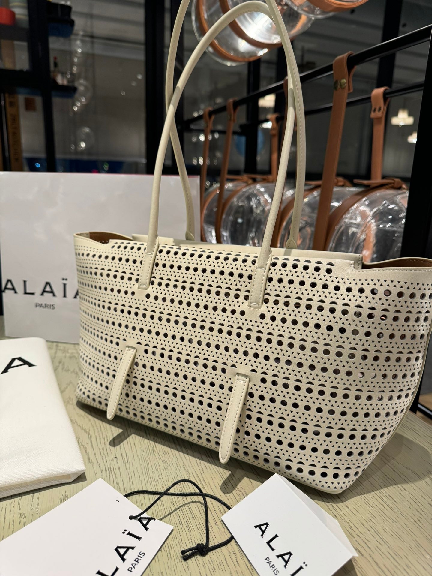 NEO MINA 32 BAG IN CHINO VIENNE CALFSKIN