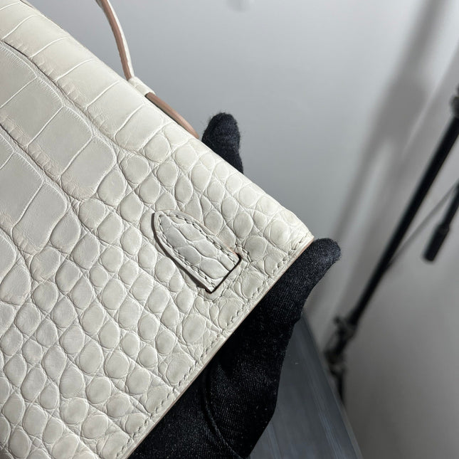KELLY CUT 31 IN WHITE SHINNY ALLIGATOR LEATHER WITH GOLD HARDWARE
