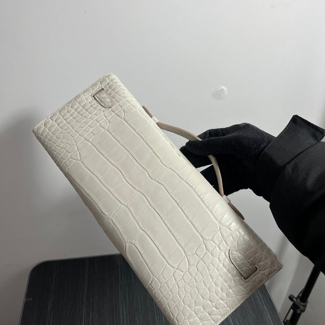 KELLY CUT 31 IN WHITE SHINNY ALLIGATOR LEATHER WITH GOLD HARDWARE