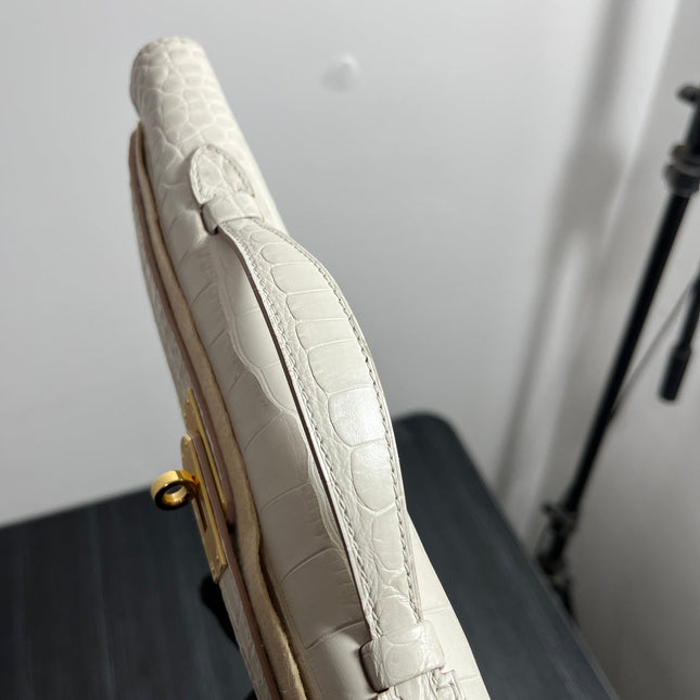 KELLY CUT 31 IN WHITE SHINNY ALLIGATOR LEATHER WITH GOLD HARDWARE