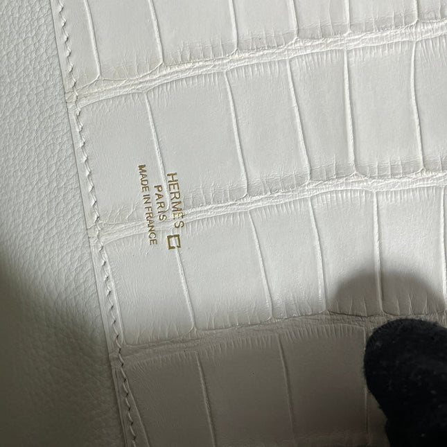 KELLY CUT 31 IN WHITE SHINNY ALLIGATOR LEATHER WITH GOLD HARDWARE