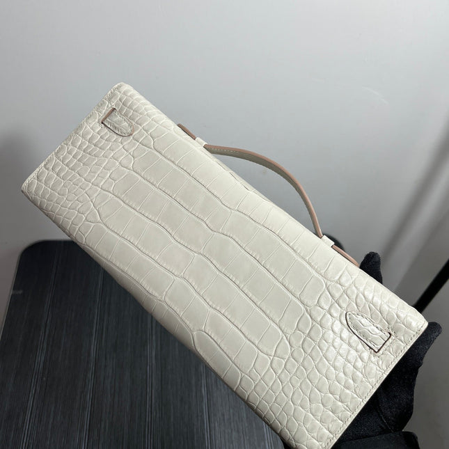 KELLY CUT 31 IN WHITE SHINNY ALLIGATOR LEATHER WITH GOLD HARDWARE