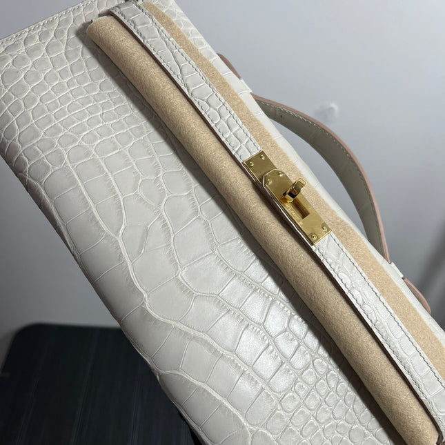 KELLY CUT 31 IN WHITE SHINNY ALLIGATOR LEATHER WITH GOLD HARDWARE