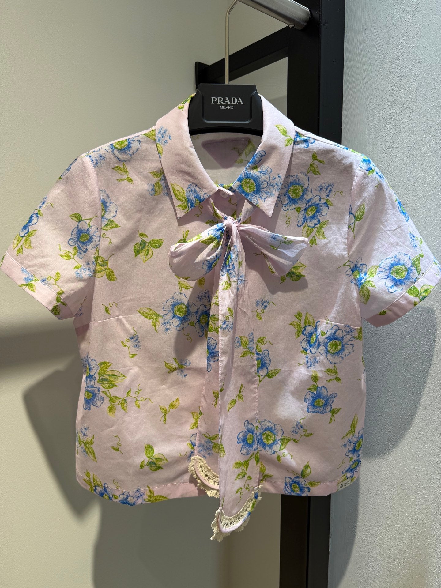 PRADA 26S SHORT-SLEEVE BOW-TIE SHIRT STYLE 988