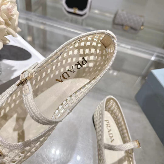 PRADA 26S LOGO PLAQUE MARY JANE FLATS IN WHITE WOVEN FIBER